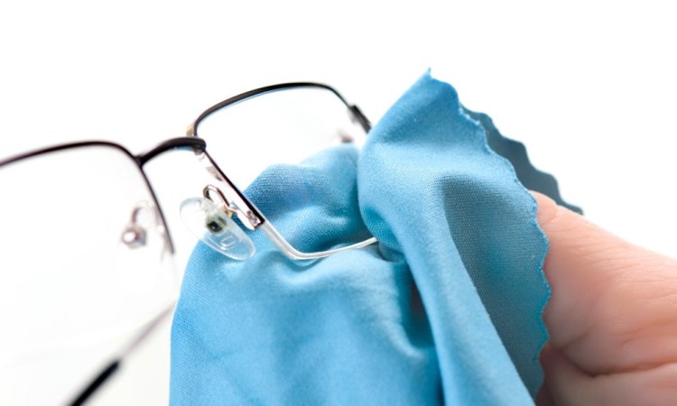 cleaning glasses