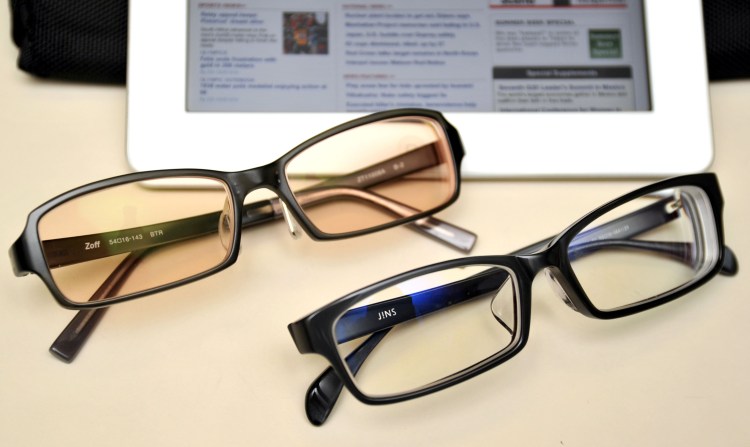 Computer glasses 
, image photo, Hodo-bu Nagata reports. Aug. 10, 2012. MIURA PHOTO