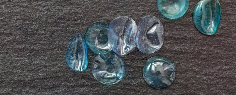 contact-lenses-environmental-pollution-toilet-microplastics_1024_1024.jpg